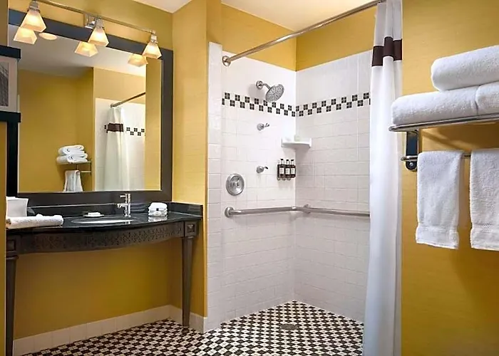 Hotel Chicago, Autograph Collection 4*